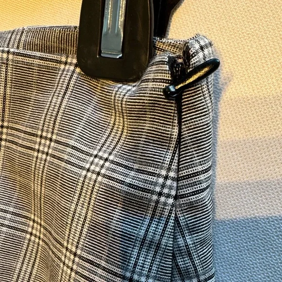 WAYF Grey Plaid Mini Skirt – Size M - Picture 4 of 5